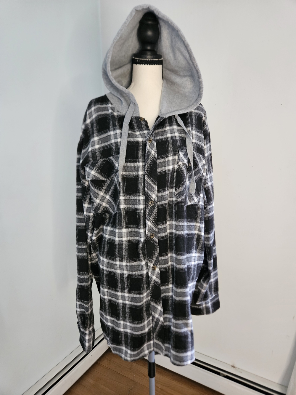 Plaid Hooded Utility Shirt Jacket in Black & Gray